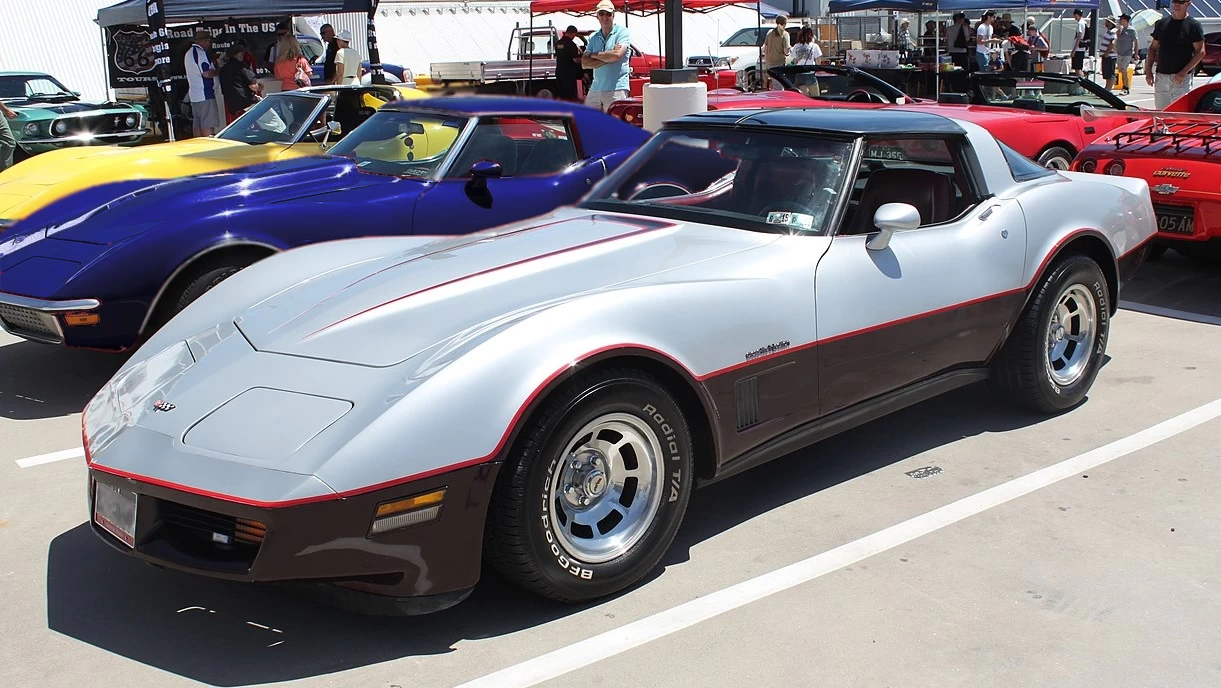 Click to Enlarge-Esc to Close Corvette Generations/C3/C3 1982 Silver-Dark Claret.webp